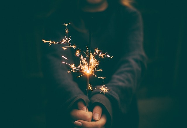 Keeping kids safe with sparklers on bonfire night