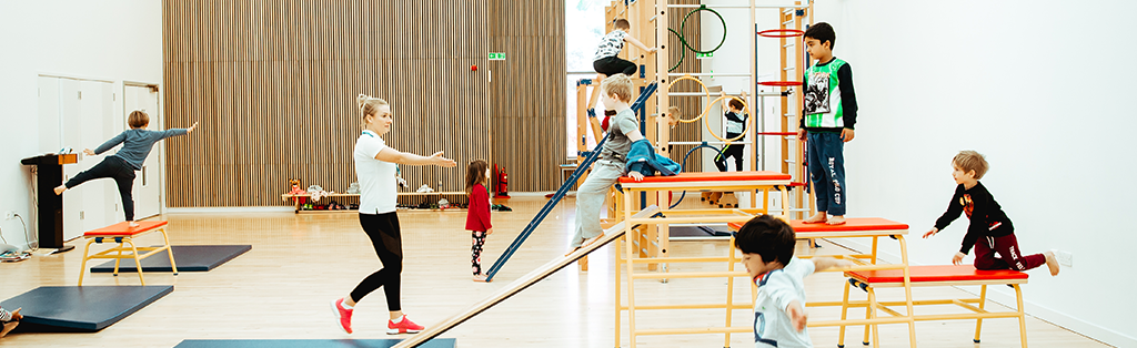 gymnastics children balancing